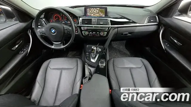 BMW 3 Series 2018 — ფოტო 3/32