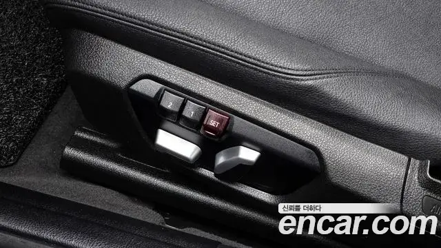 BMW 3 Series 2018 — ფოტო 20/32