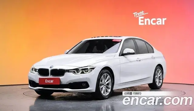 BMW 3 Series 2018 — ფოტო 13/32