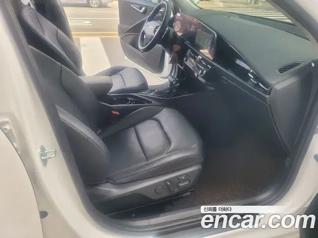 Kia Niro 2022 — Photo 17/20