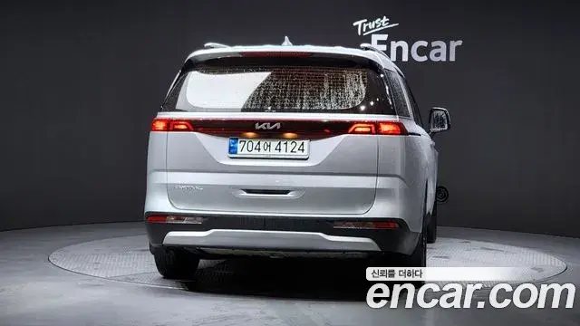 Kia Carnival 2022 — Photo 7/33