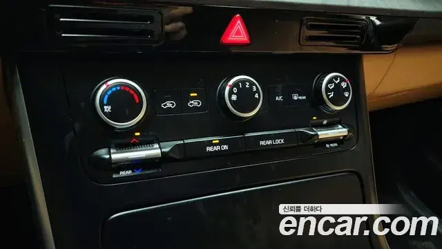 Kia Carnival 2022 — Photo 3/33
