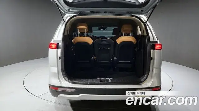 Kia Carnival 2022 — Photo 11/33