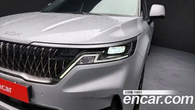 Kia Carnival 2022 — Photo 8/33
