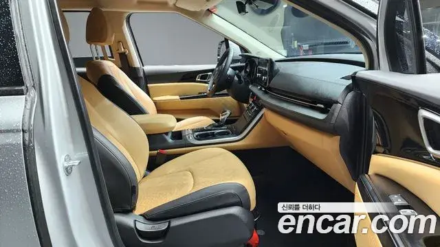 Kia Carnival 2022 — Photo 13/33