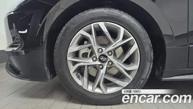 Hyundai Sonata Hybrid 2021 — Şəkil 16/31