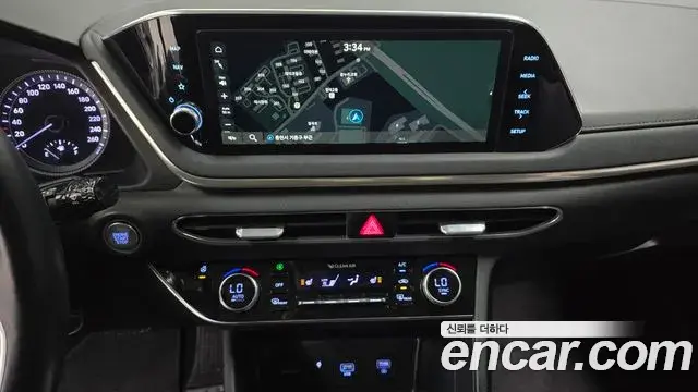 Hyundai Sonata Hybrid 2021 — Şəkil 18/31