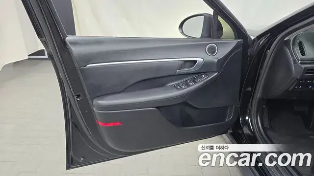 Hyundai Sonata Hybrid 2021 — Şəkil 14/31