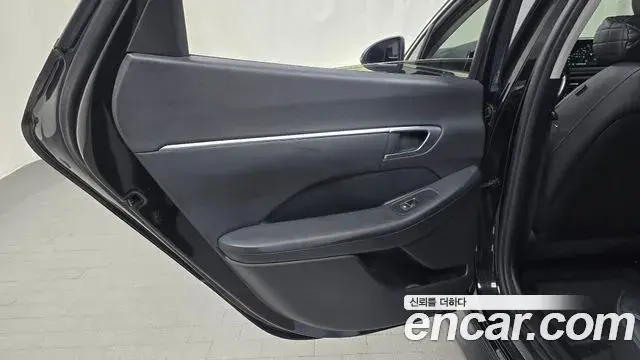 Hyundai Sonata Hybrid 2021 — Şəkil 11/31