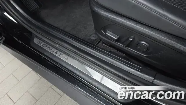 Hyundai Sonata Hybrid 2021 — Şəkil 17/31