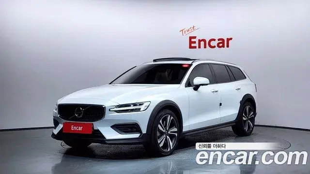Volvo V60 Cross Country 2020 — Photo 16/36