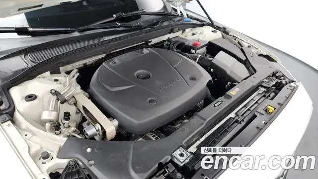 Volvo V60 Cross Country 2020 — Photo 11/36