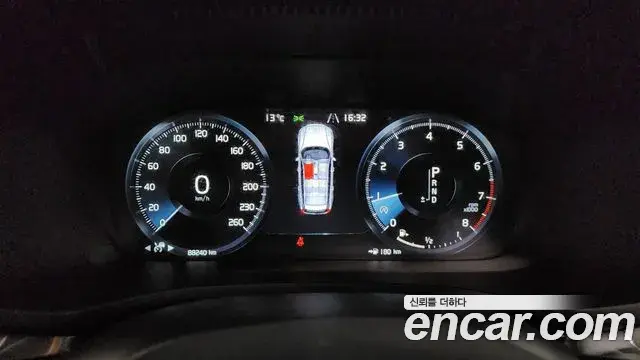 Volvo V60 Cross Country 2020 — Photo 8/36