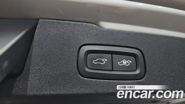 Volvo V60 Cross Country 2020 — Photo 17/36