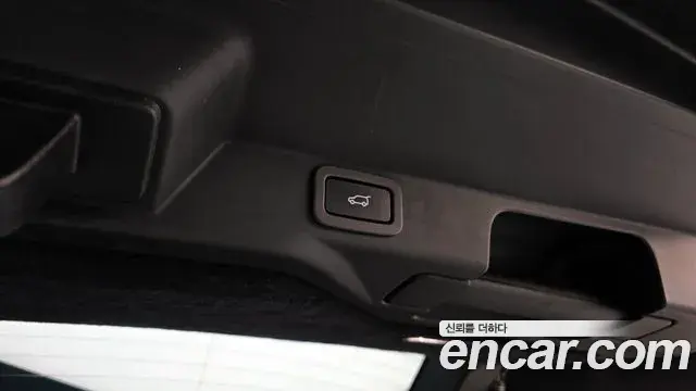 Land Rover Range Rover Sport 2018 — Şəkil 31/33