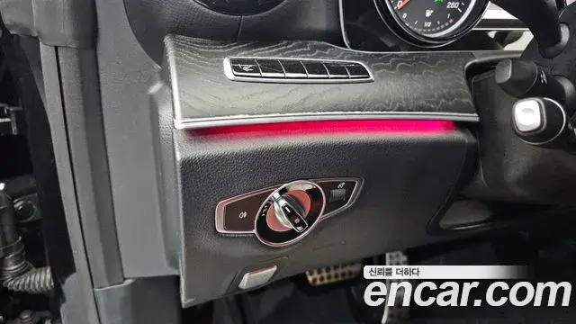 Mercedes-Benz E-Class 2018 — Фото 13/20