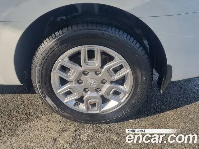 Hyundai Staria 2021 — Photo 8/20