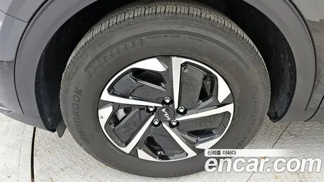 Kia Sportage 2023 — Şəkil 27/37