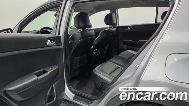 Kia Sportage The Bold 2018 — Şəkil 17/20