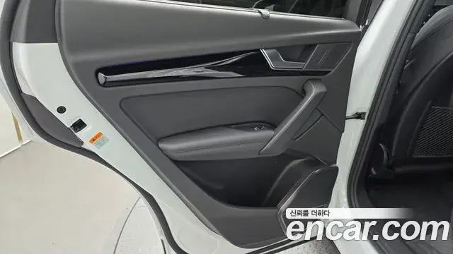 Audi Q5 2021 — Photo 5/31