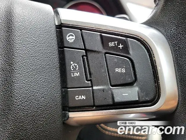 Land Rover Discovery Sport 2019 — Photo 8/17