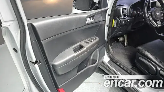 Kia Sportage The Bold 2018 — Photo 9/20