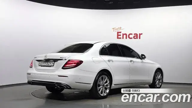 Mercedes-Benz E-Class 2020 — Şəkil 18/20