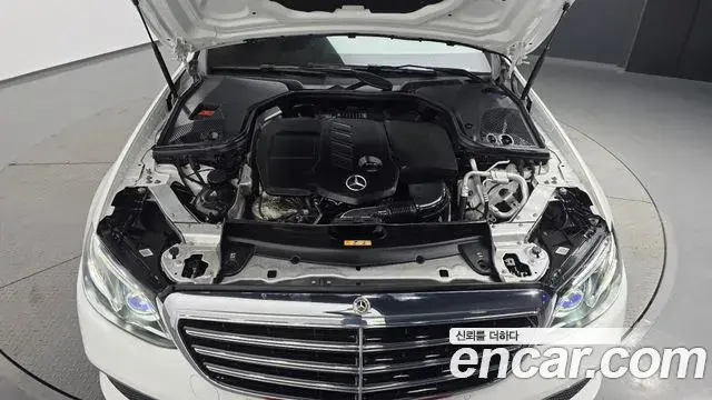Mercedes-Benz E-Class 2020 — Şəkil 13/20