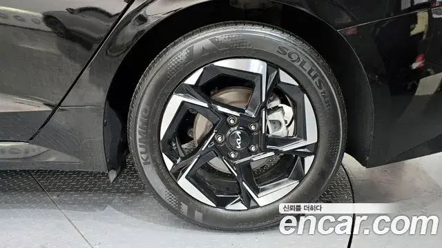 Kia K5 2024 — Şəkil 21/32