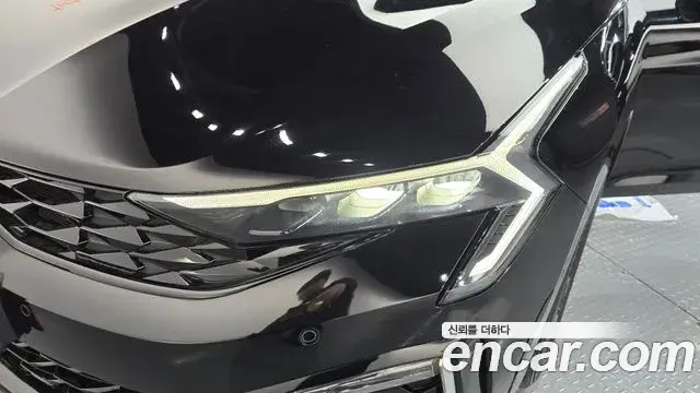 Kia K5 2024 — Şəkil 19/32