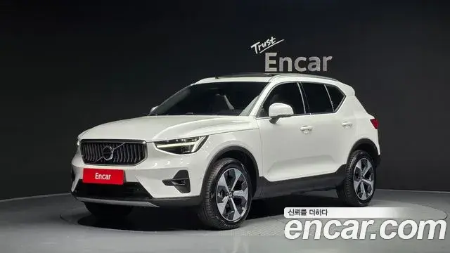 Volvo XC40 2025 — Photo 9/20