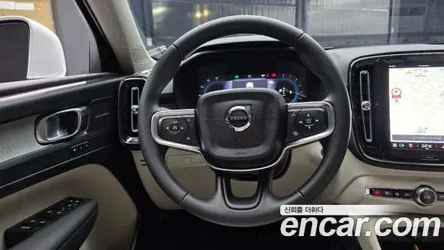 Volvo XC40 2025 — Photo 20/20