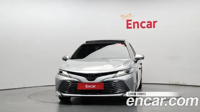Toyota Camry 2018 — Photo 29/31