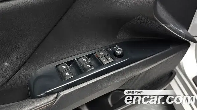 Toyota Camry 2018 — Photo 12/31