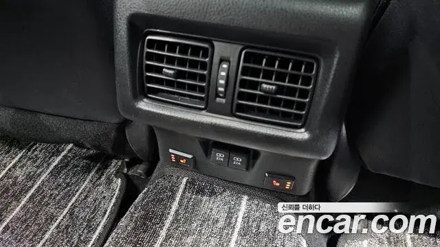 Toyota Camry 2018 — Photo 25/31