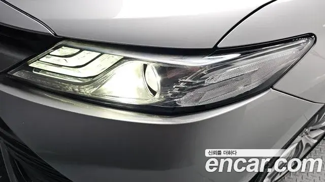 Toyota Camry 2018 — Photo 14/31