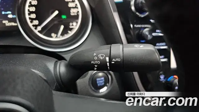 Toyota Camry 2018 — Photo 28/31