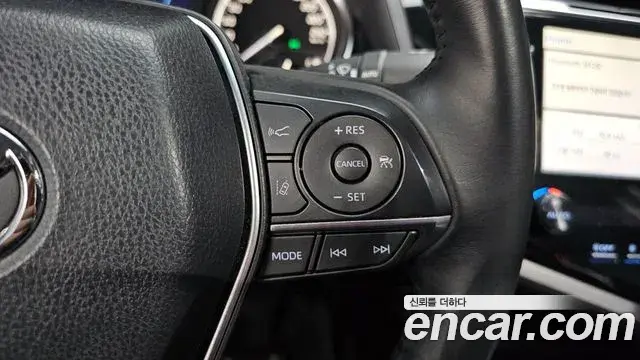 Toyota Camry 2018 — Photo 24/31
