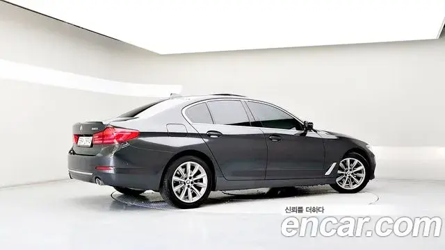 BMW 5 Series 2019 — Şəkil 20/20