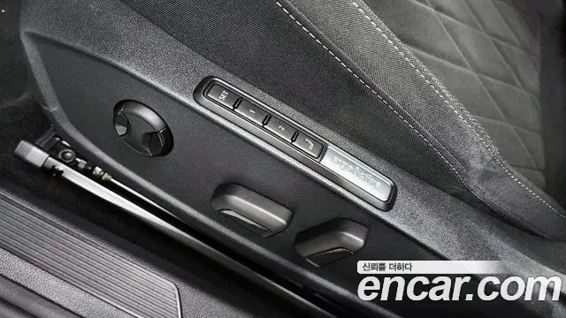 Volkswagen Golf 2024 — Photo 13/30