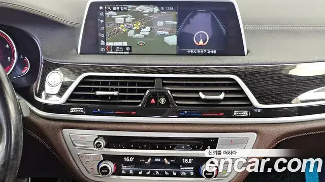 BMW 7 Series 2018 — Photo 19/20