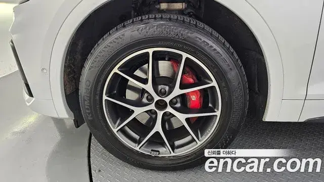 Audi SQ5 2021 — Photo 13/36