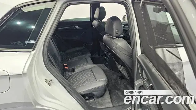 Audi SQ5 2021 — Photo 34/36
