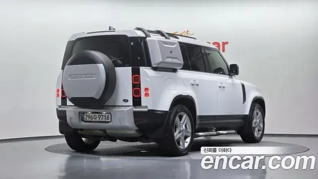Land Rover Defender 2021 — Şəkil 35/38