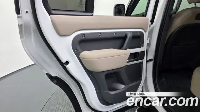 Land Rover Defender 2021 — Şəkil 31/38