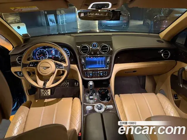 Bentley Bentayga 2018 — Şəkil 17/19