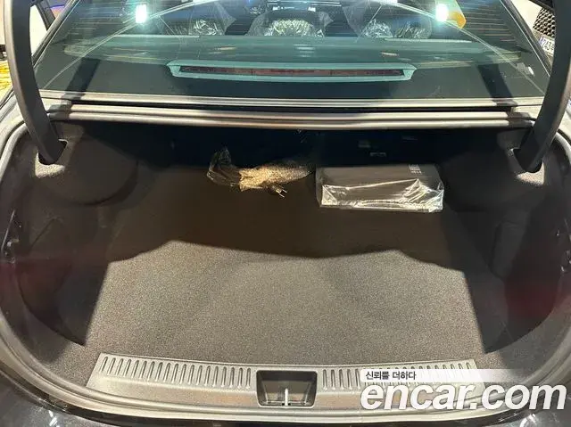 Mercedes-Benz E-Class 2025 — Şəkil 20/20