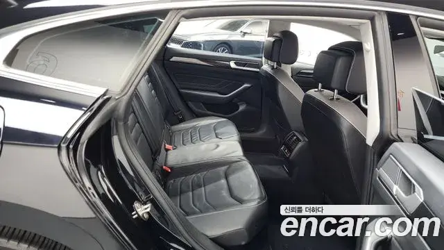 Volkswagen Arteon 2022 — Şəkil 31/33