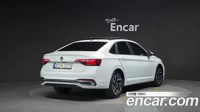 Volkswagen Jetta 2023 — Şəkil 19/31