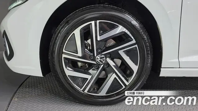 Volkswagen Jetta 2023 — Şəkil 11/31